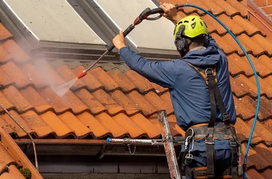 Démoussage et hydrofuge de toiture à Felletin